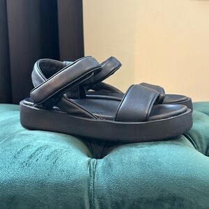 CIRCUS NY Black Platform Sandals (Size 6.5)